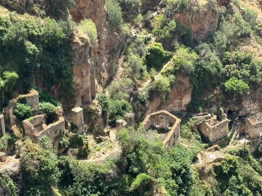 ruinas en el tajo de ronda españa