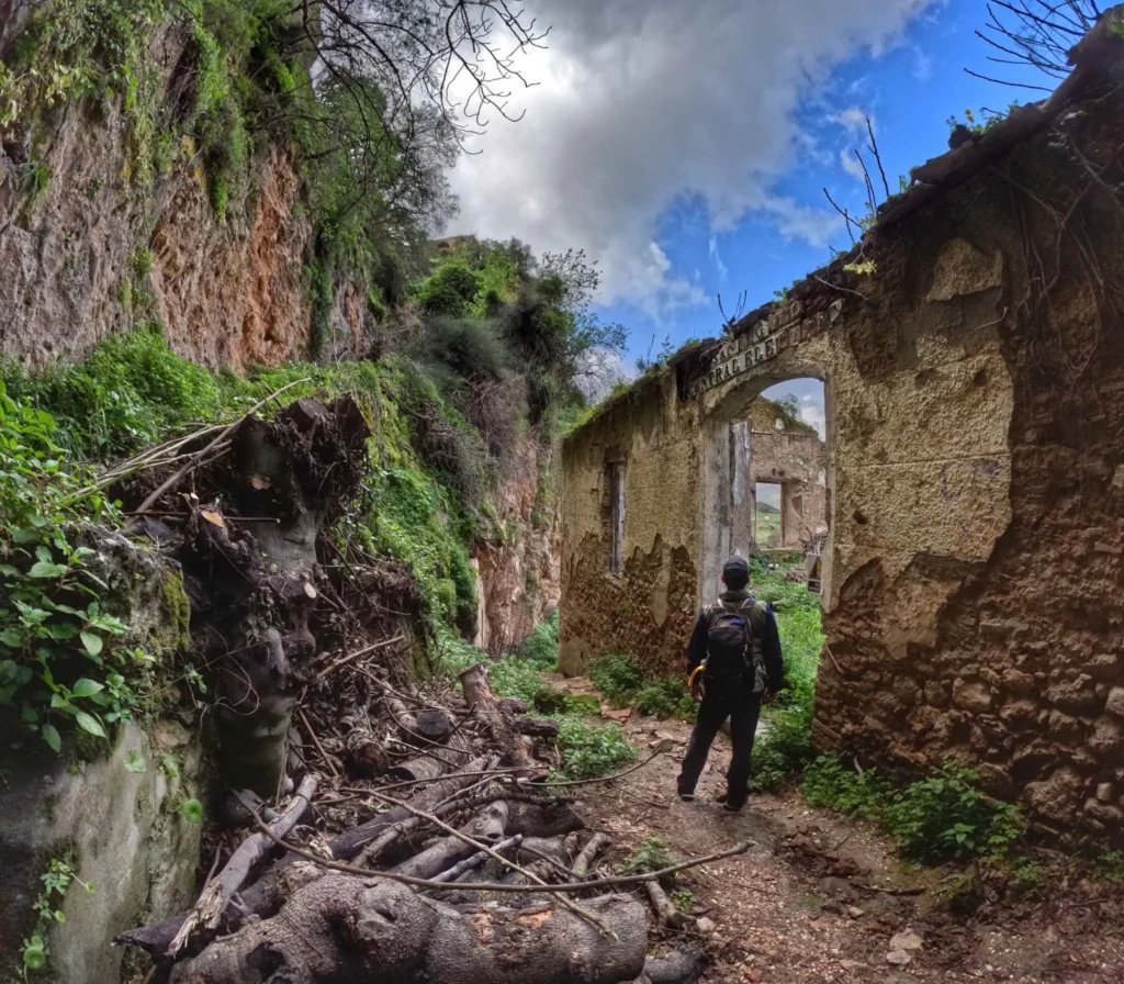 entrada a la antigua central electrica de ronda