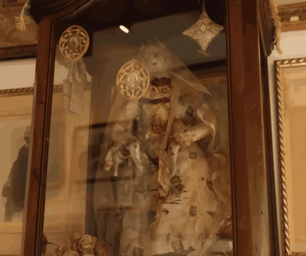 Muñeca poseída como Annabelle