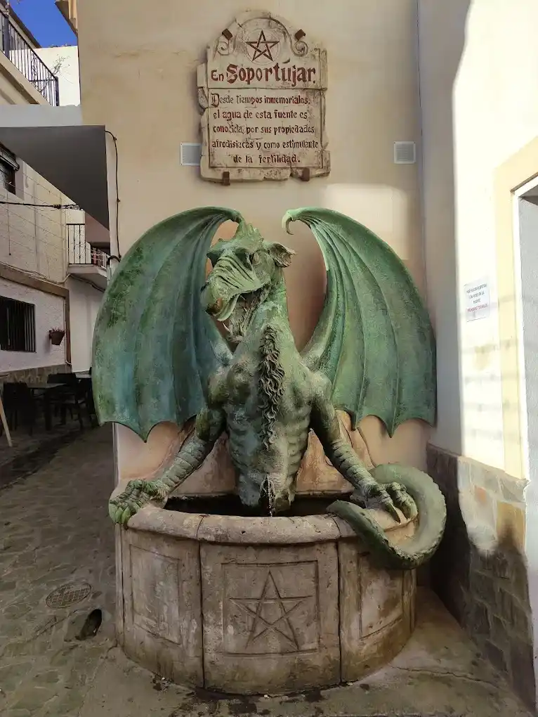 fuente del dragon vista de frente