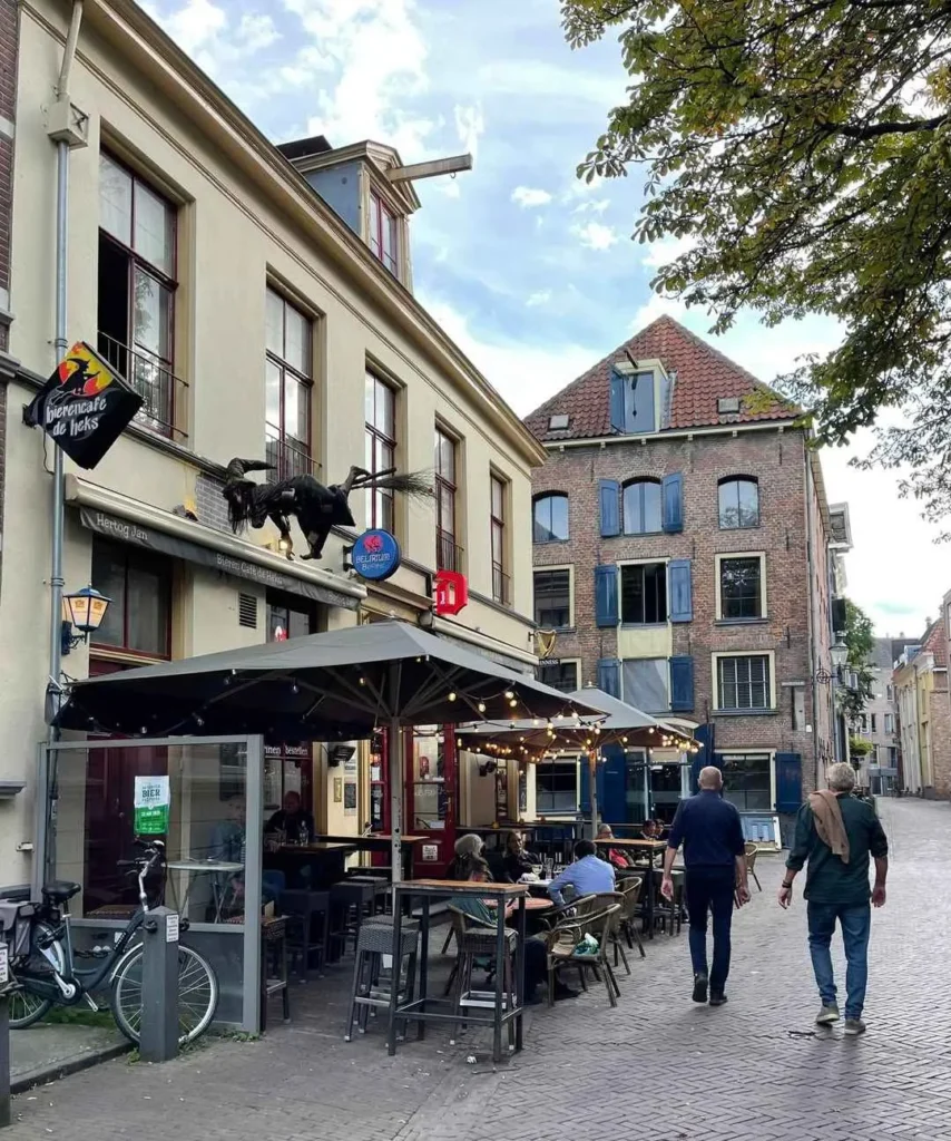 taberna la bruja