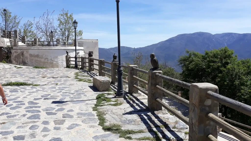 panormaica de las esculturas en el mirador de laquelarre
