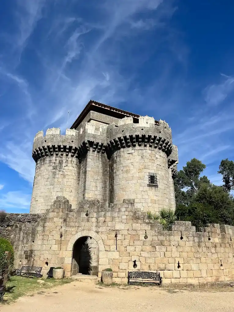 castillo abandonado en provincia de caceres