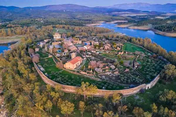 pueblo abandonado de granadilla en caceres