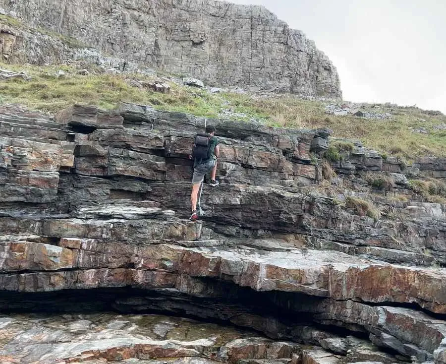 Cuerda que se usa para llegar a La Iglesiona