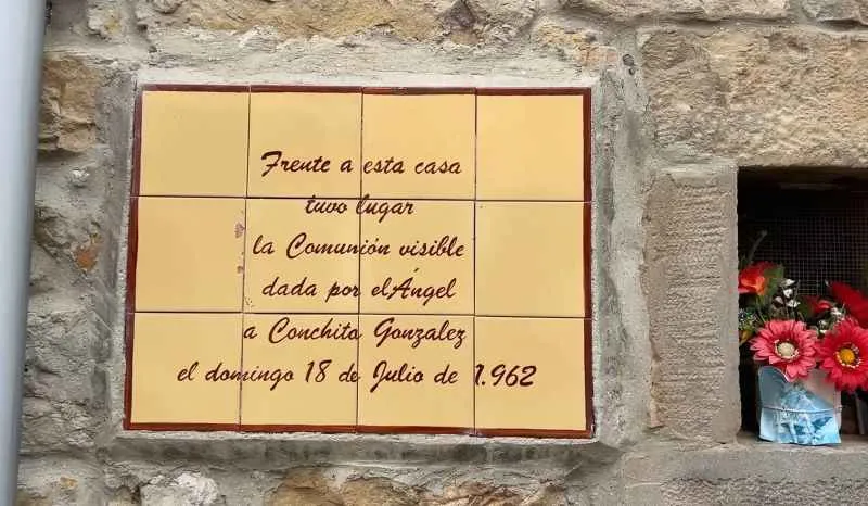 aparicion del arcangel fuera de la casa de conchita gonzalez