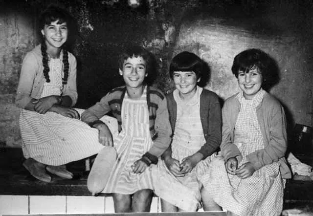 las 4 niñas videntes juntas