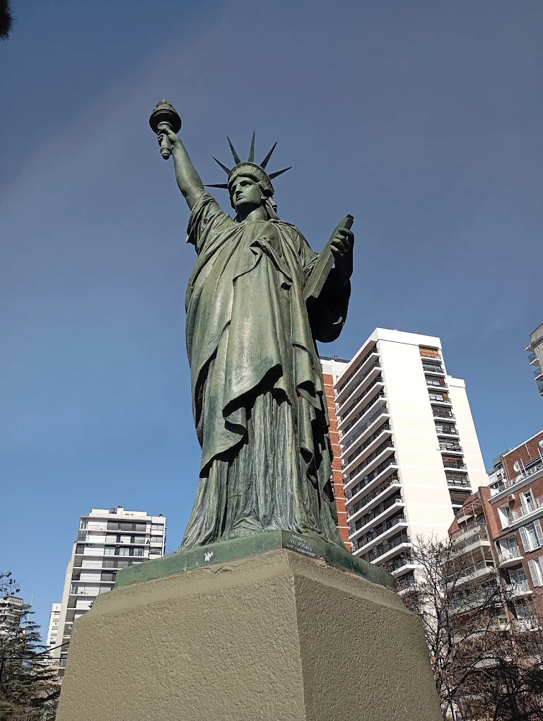estatua de la libertad de 1875 en argentina