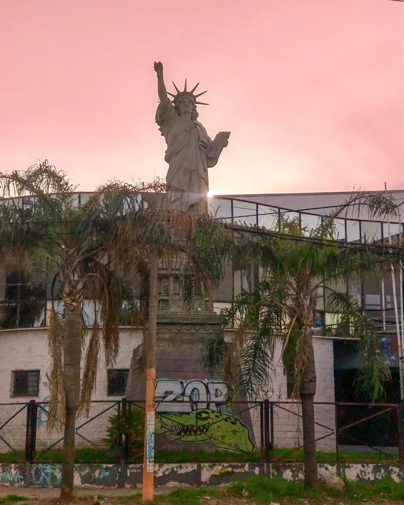 atardecer de la estatua de la libertad