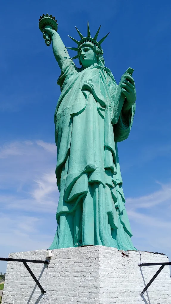 lady liberty restaurada en general rodriguez