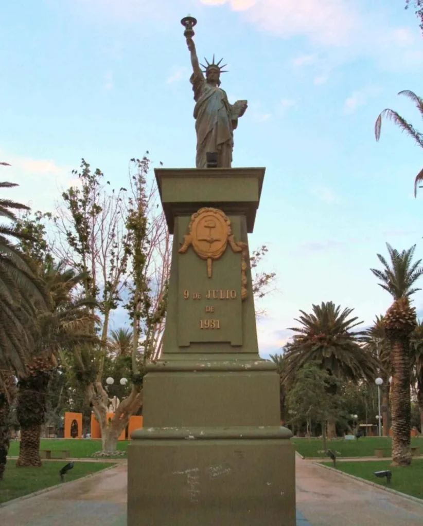 estatua de la libertad en pocito san juan