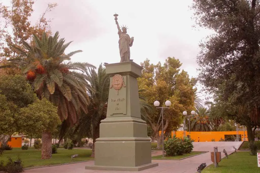 estatua de la libertad en argentina