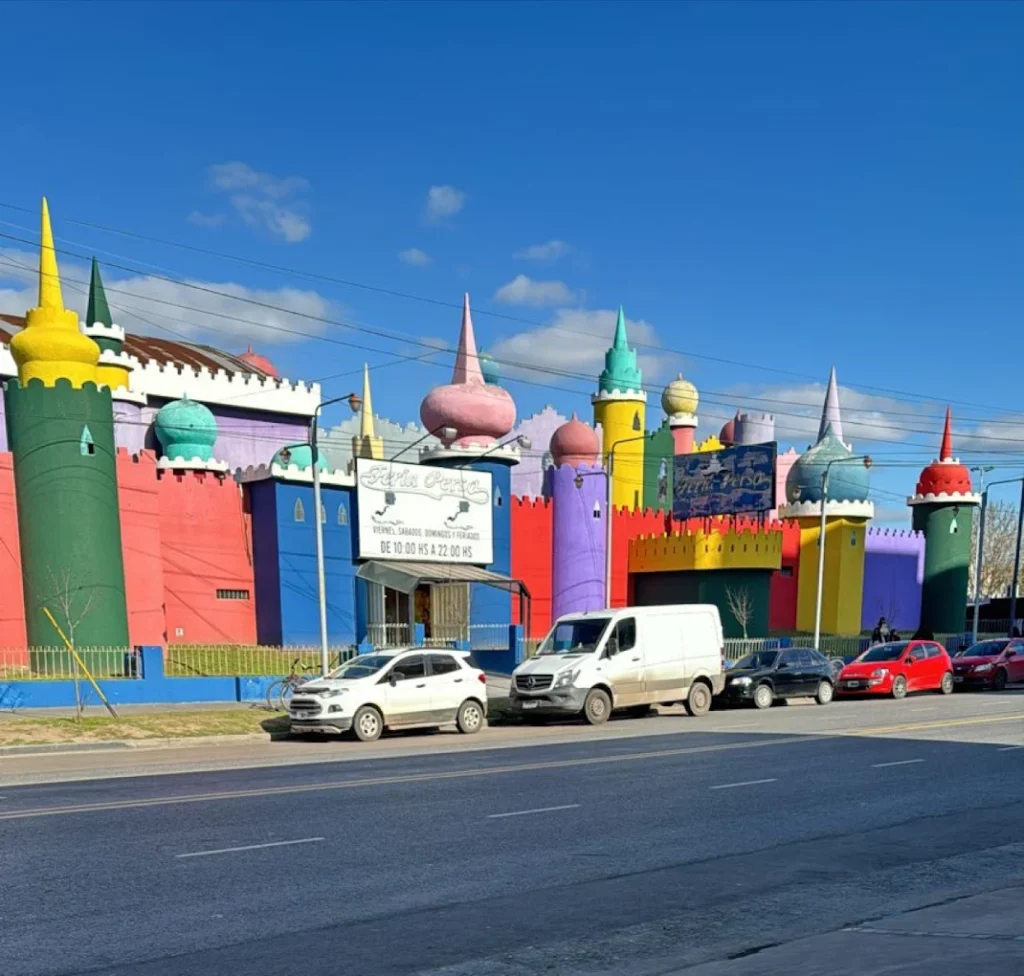 feria persa de buenos aires desde el otro lado de la calle