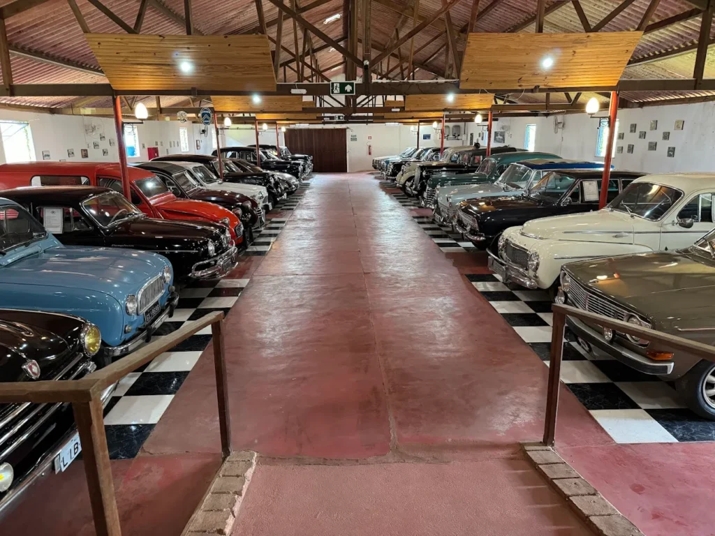 coleccion de autos clasicos en museo de estrada real brasil