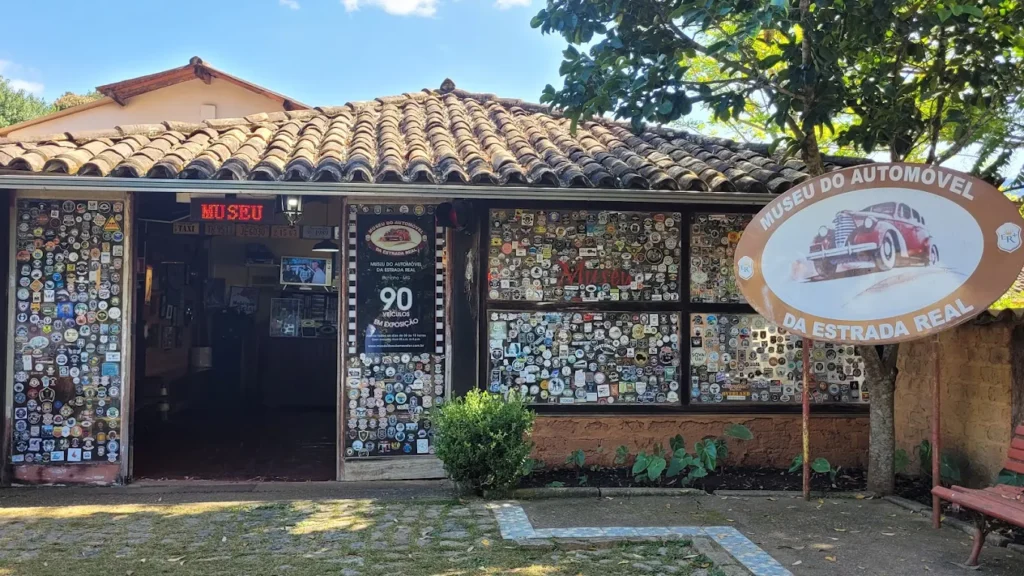 fachada y entrada del museo del automovil en mina gerais