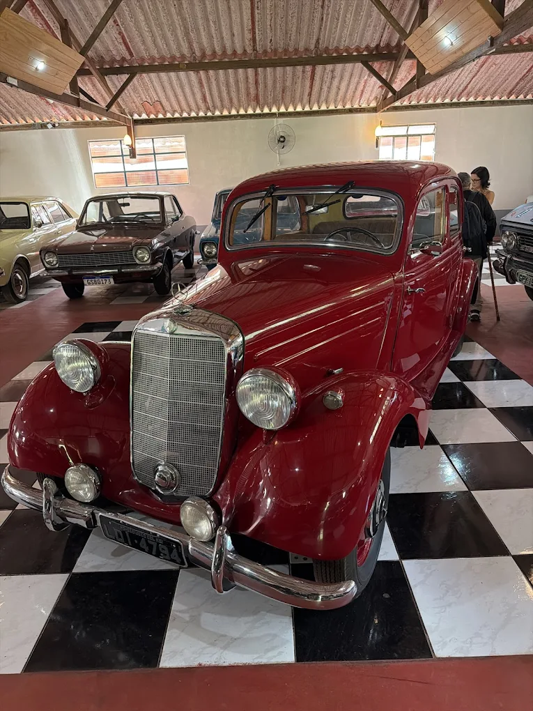 autos clasicos en un museo brasileño
