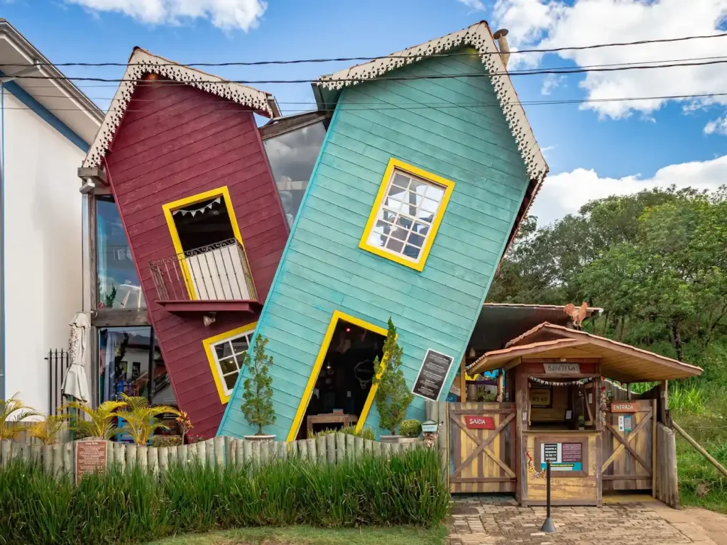 casa torcida de bichinho prado minas gerais