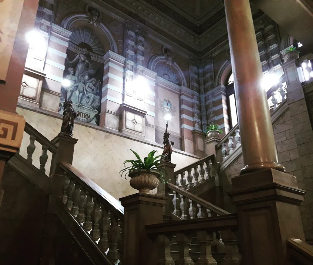 pareja de lady libertys en la plata argentina