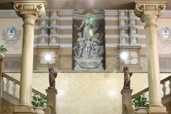 estatuas de la libertad en la ciudad de La Plata, argentina