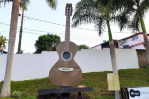 guitarra brasileña mas grande del mundo