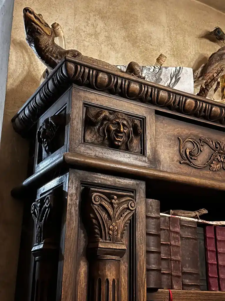 relieves demoniacos alquimistas