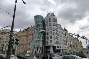 casa danzante de praga