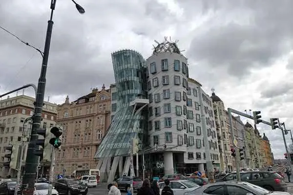 casa danzante de praga